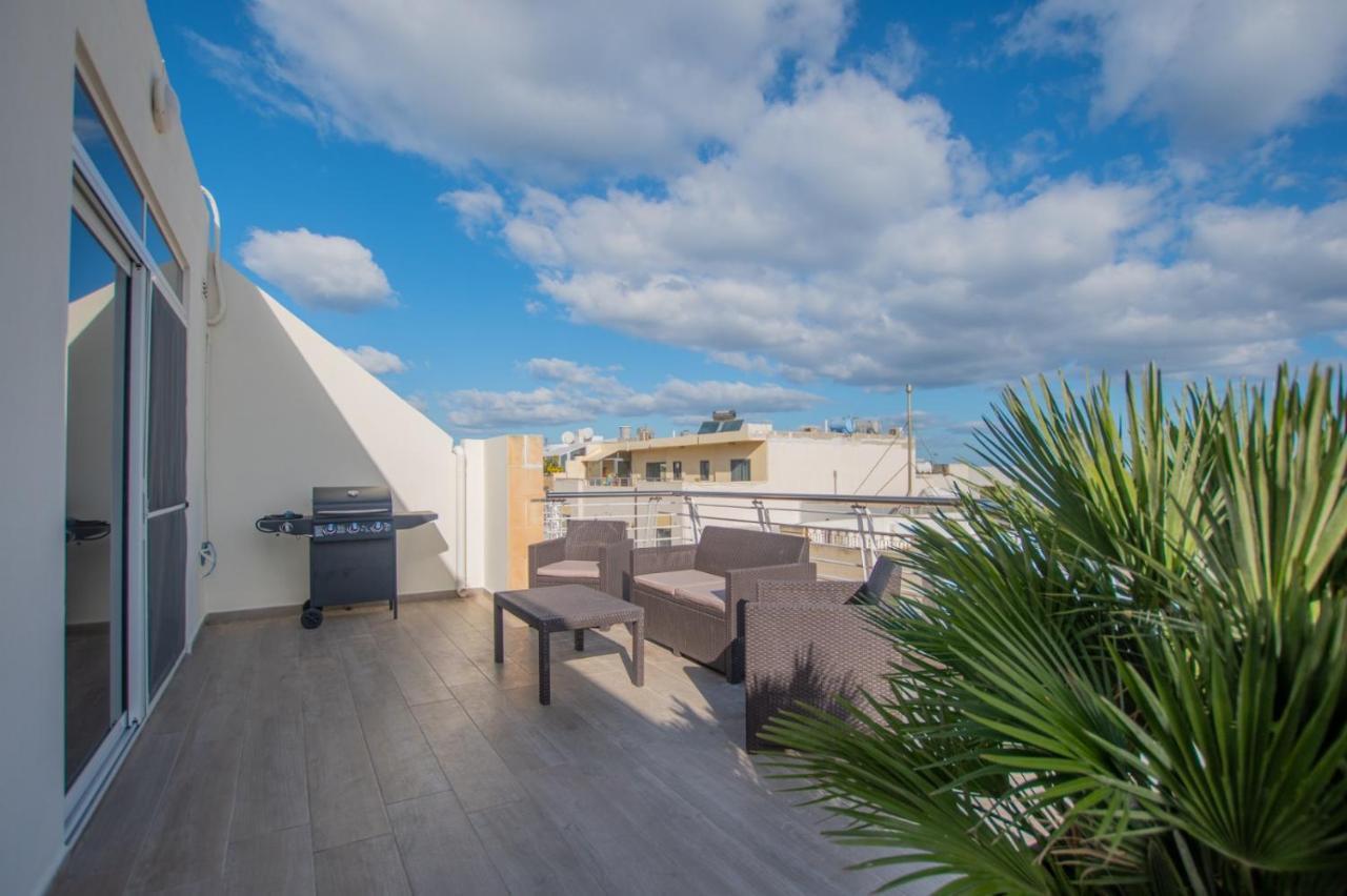 Kernice Penthouse With Sea And Country Views Of Xghajra Exterior photo