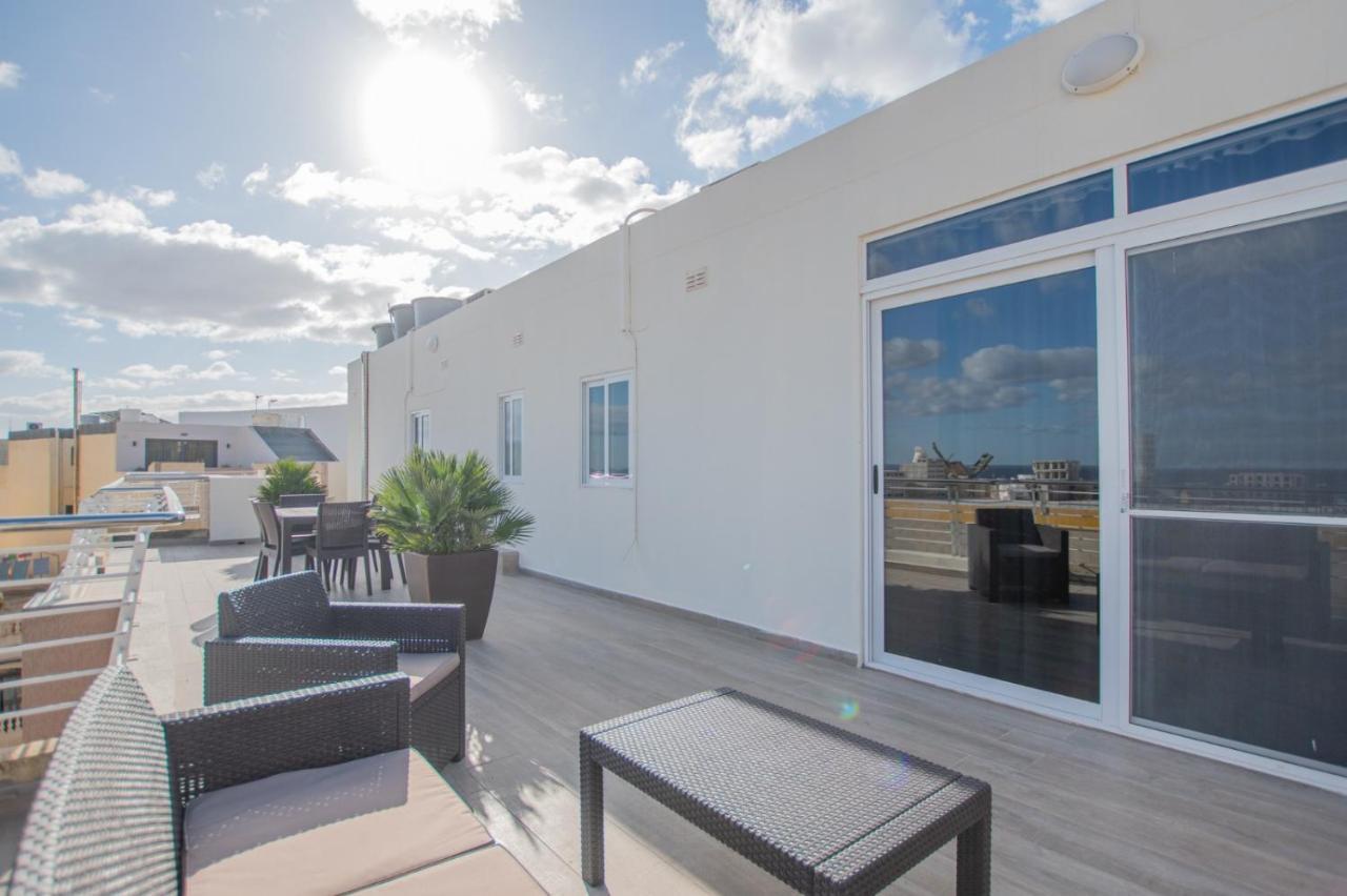Kernice Penthouse With Sea And Country Views Of Xghajra Exterior photo